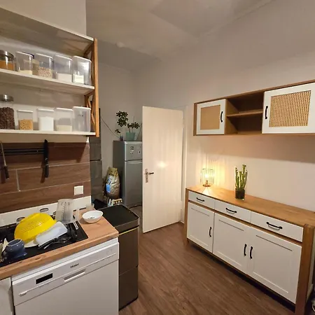 Апартаменты Altbauwohnung Дюссельдорф